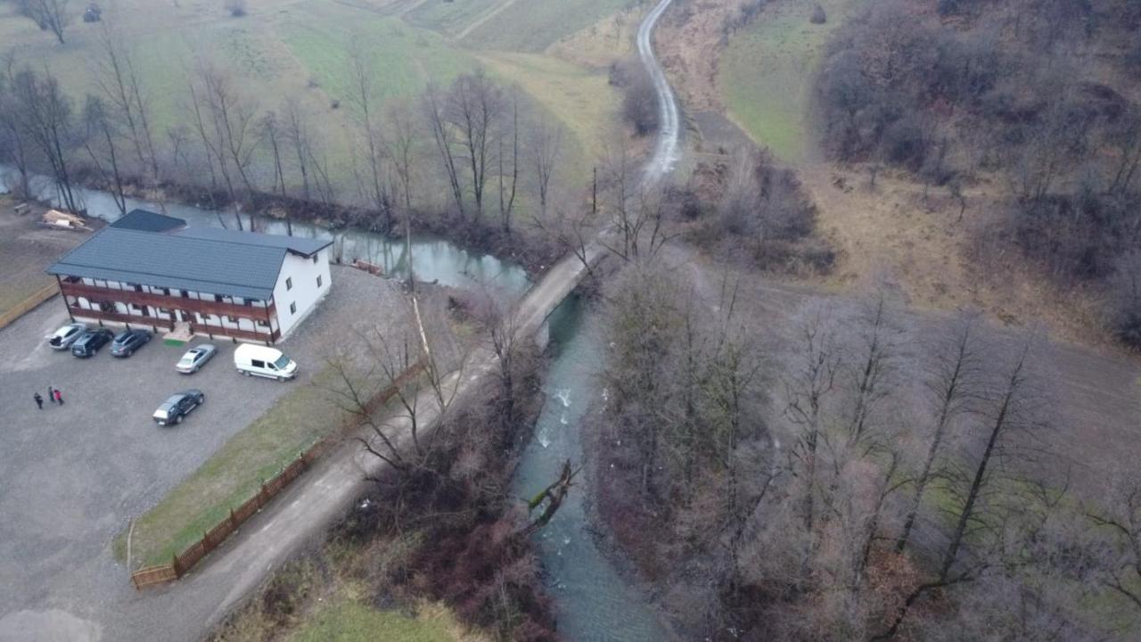 Conacul Cosaului Hotel Feresti Bagian luar foto