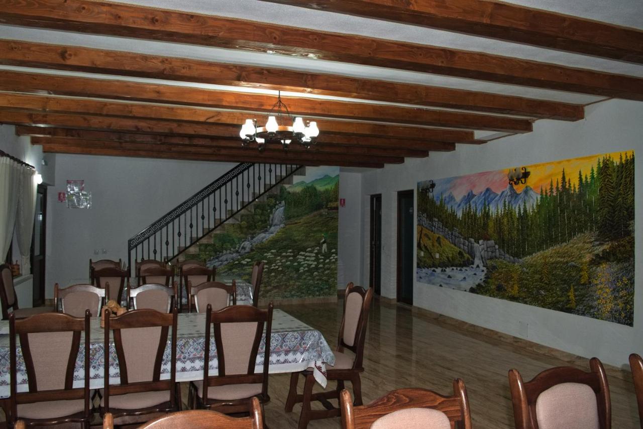 Conacul Cosaului Hotel Feresti Bagian luar foto