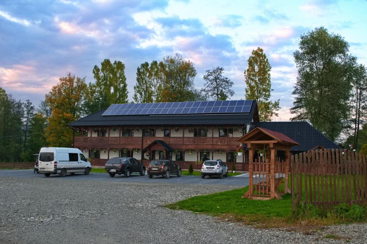 Conacul Cosaului Hotel Feresti Bagian luar foto