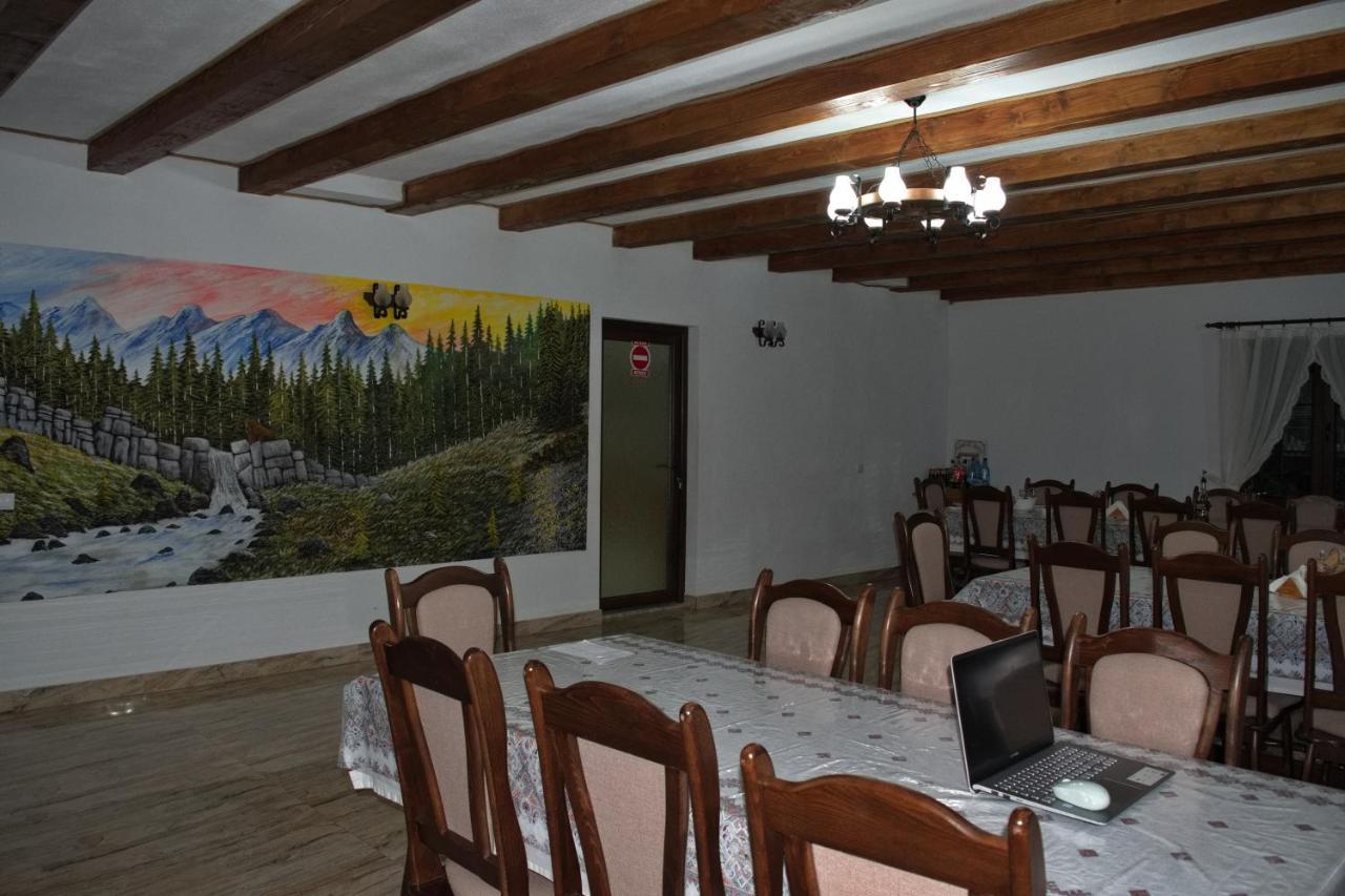 Conacul Cosaului Hotel Feresti Bagian luar foto