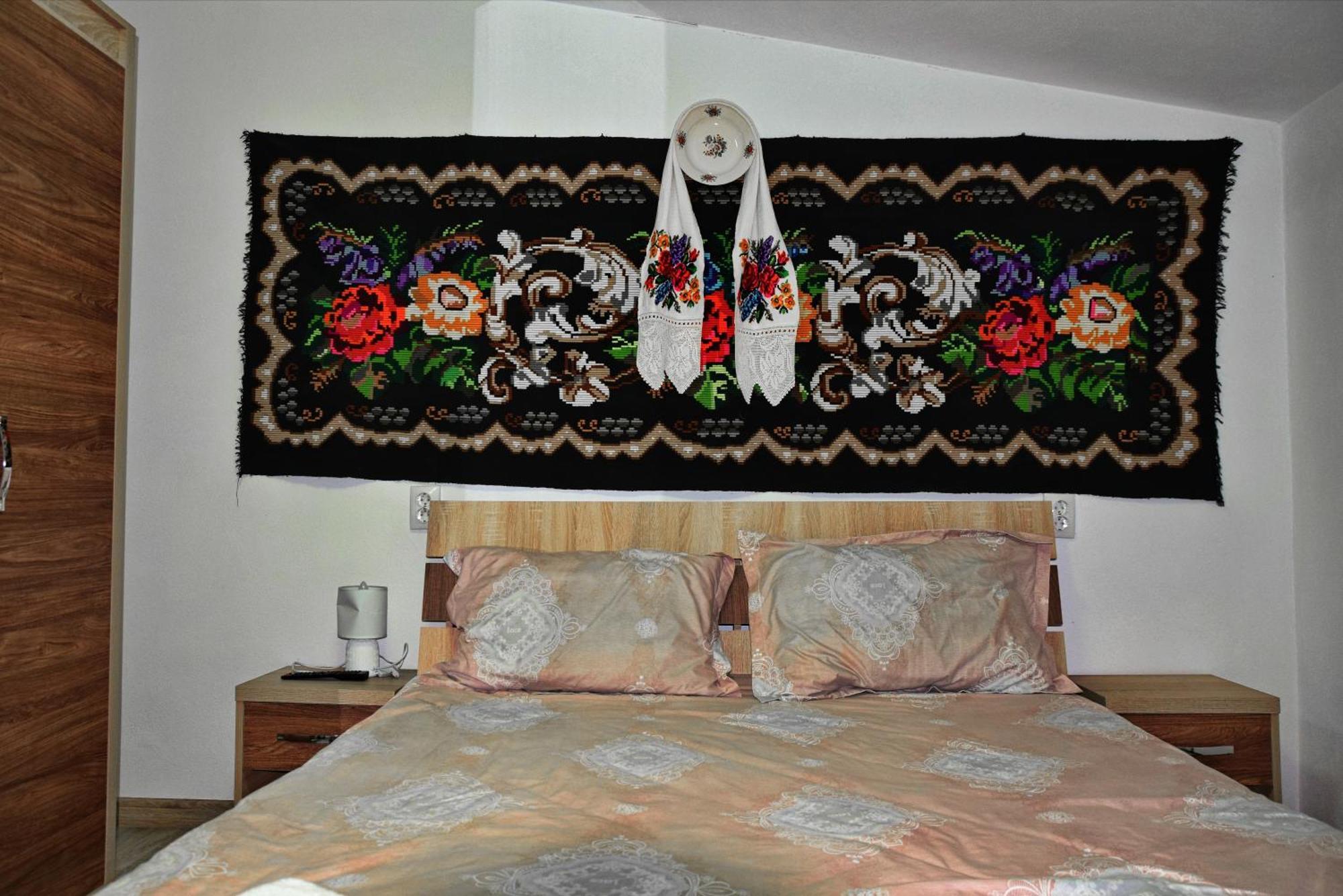Conacul Cosaului Hotel Feresti Bagian luar foto