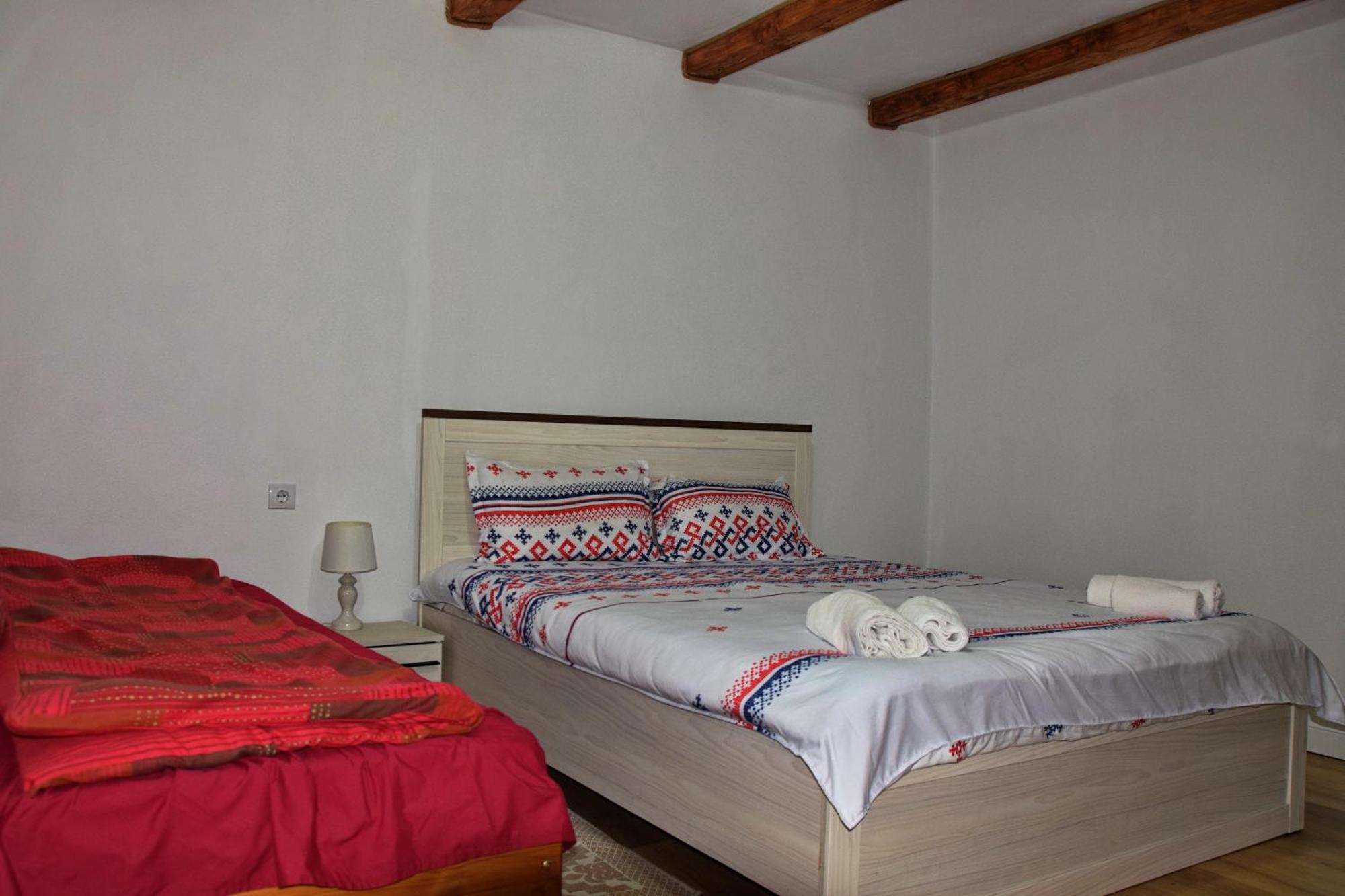 Conacul Cosaului Hotel Feresti Bagian luar foto