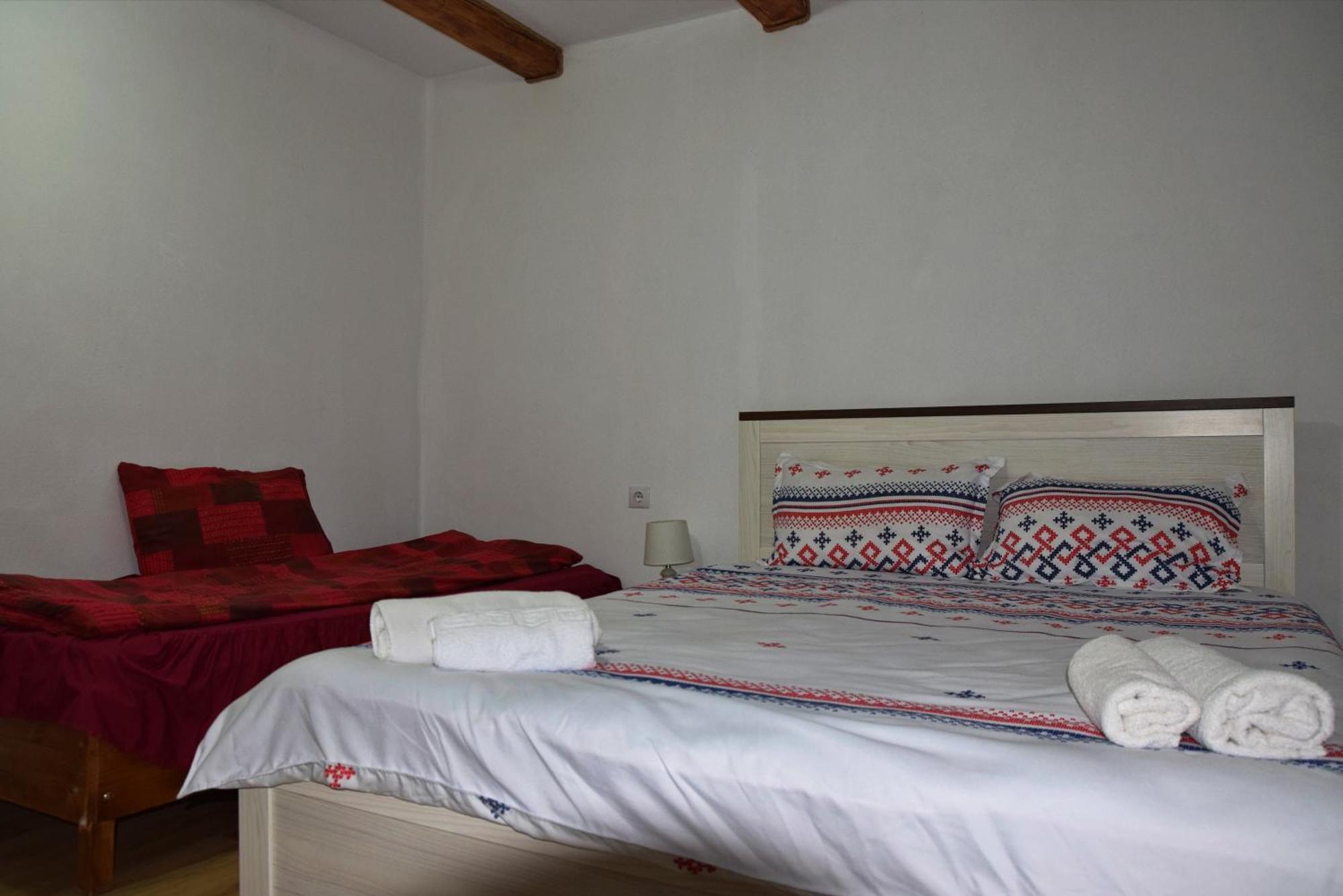 Conacul Cosaului Hotel Feresti Bagian luar foto