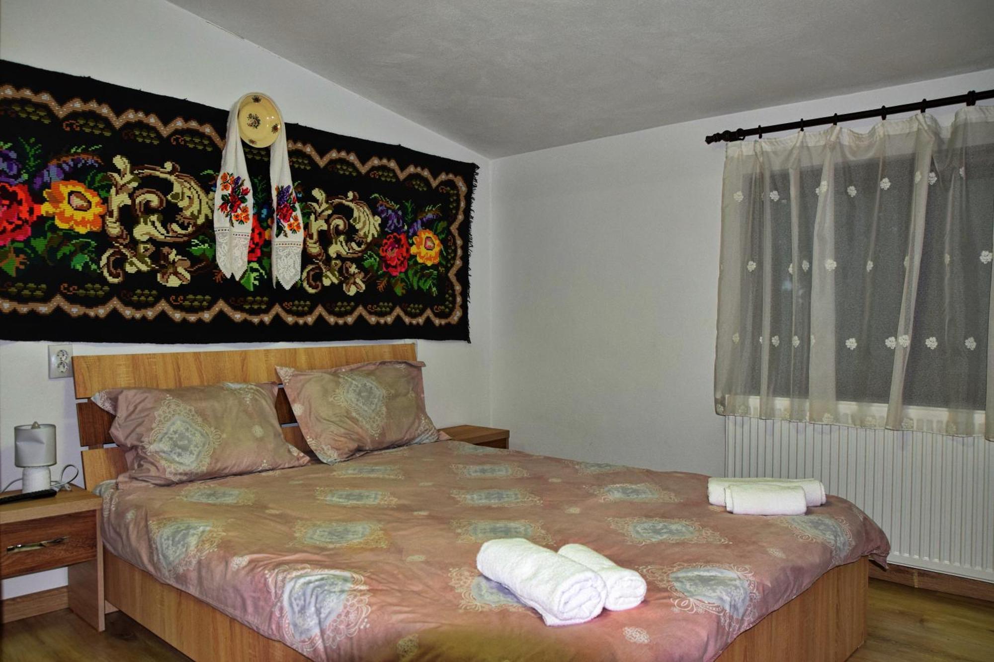 Conacul Cosaului Hotel Feresti Bagian luar foto