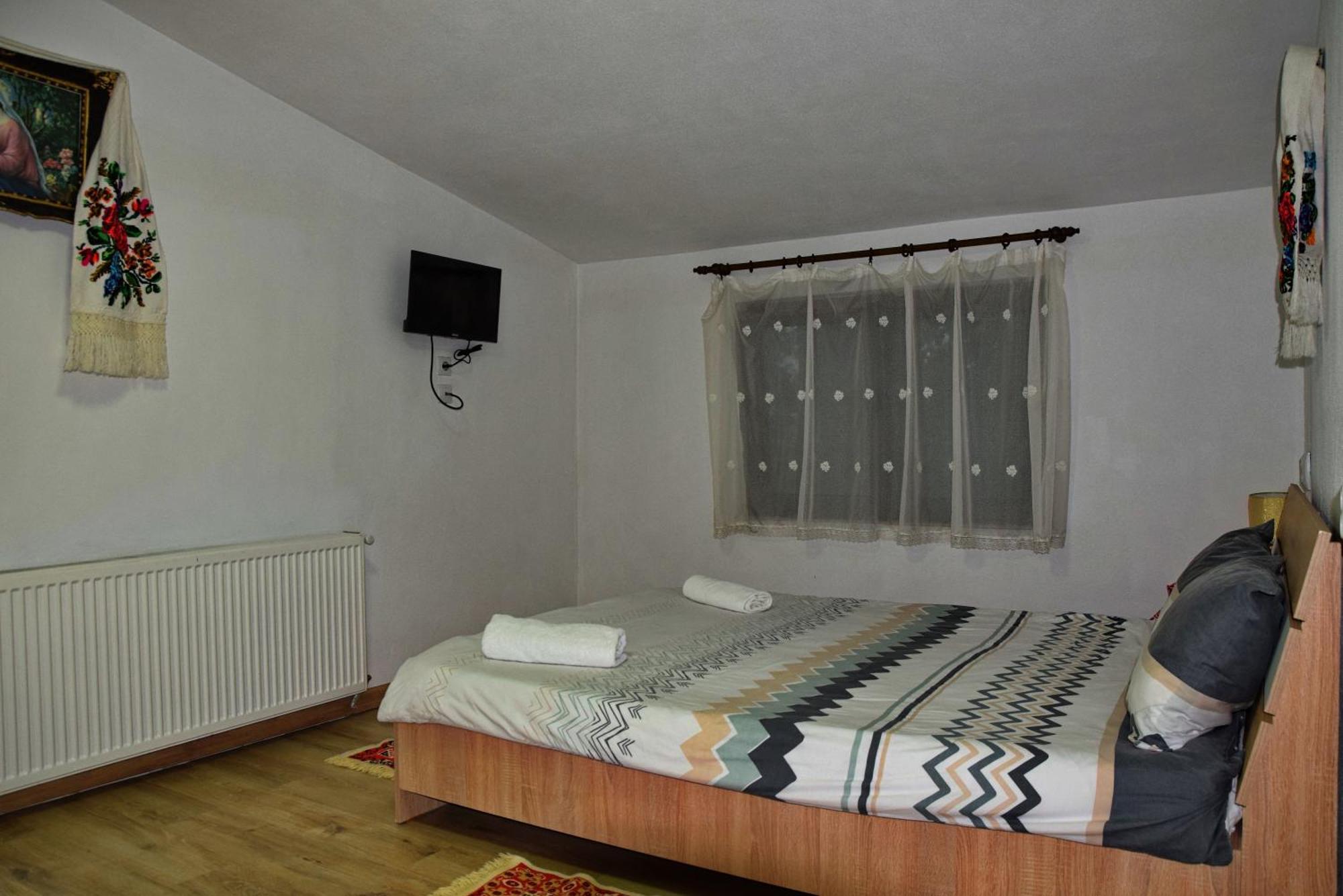 Conacul Cosaului Hotel Feresti Bagian luar foto